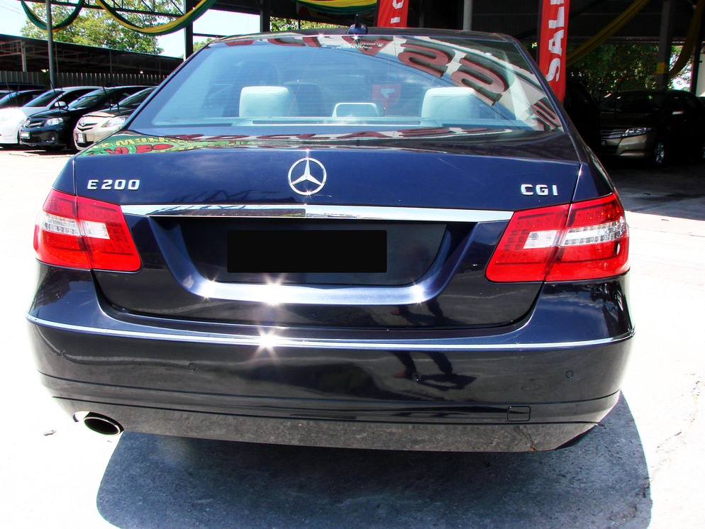 Mercedes Benz E200 Blue-Cy AVANTGARDE CGI (Both) 2011