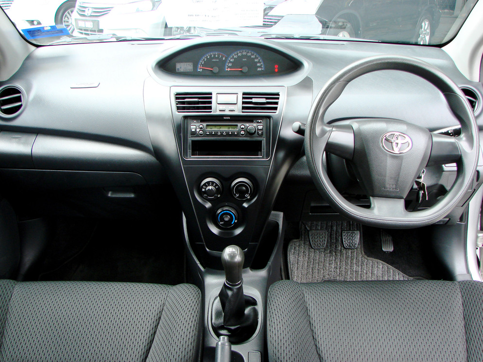 Toyota Vios 1.5 J VVTi (Manual) 2010