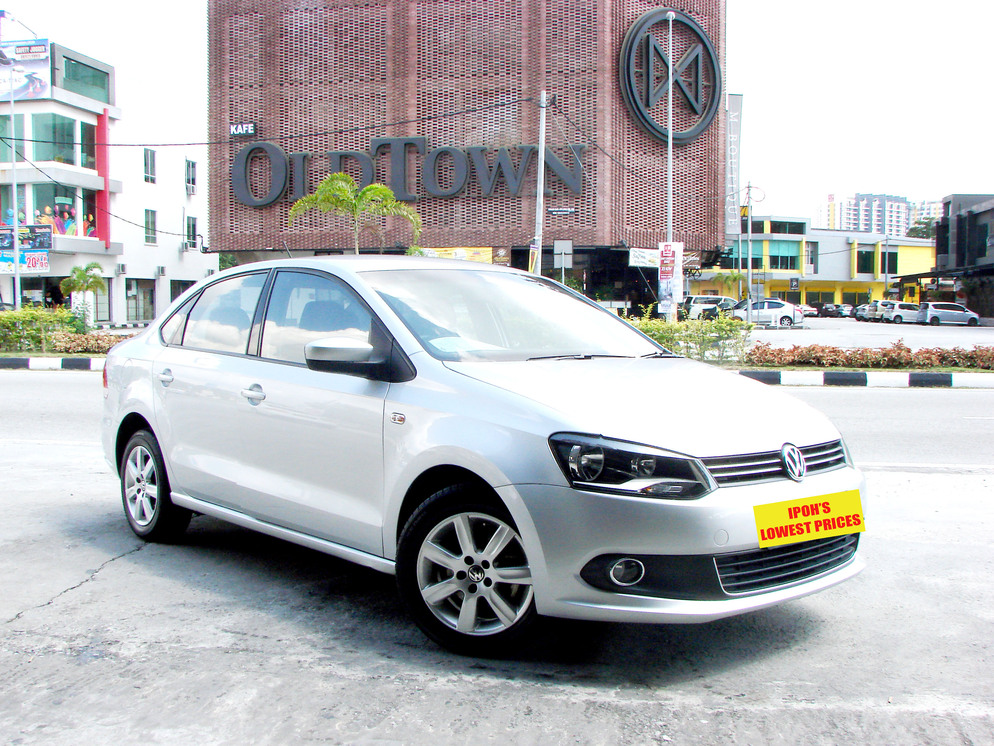 Volkswagen Polo Sedan 1.6 (Auto) 2012