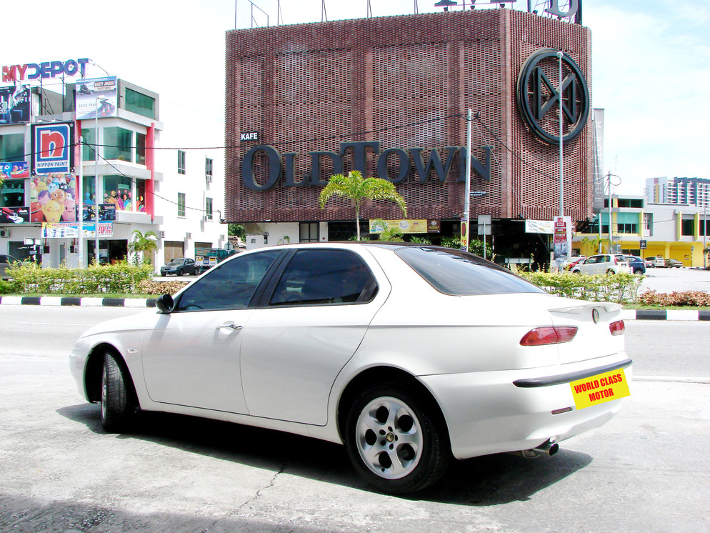 Alfa Romeo 156 2.0 Twin Spark (Semi Manual) 2001