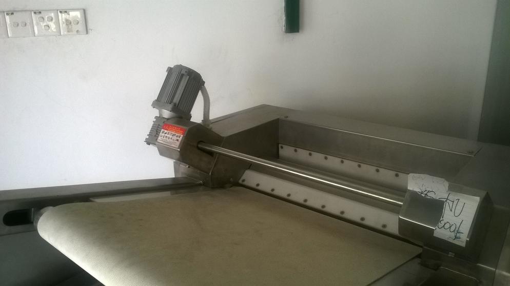 AUTO DOUGH ROLLER