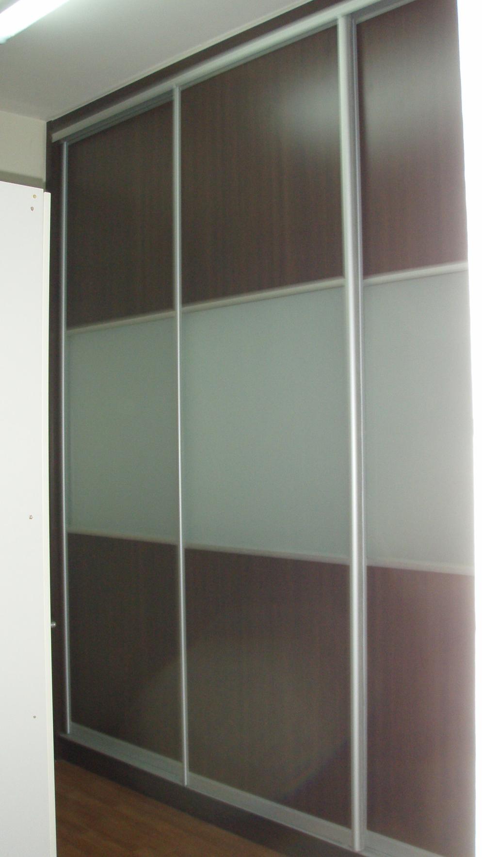 Anti-Jumped Sliding Wardrobe