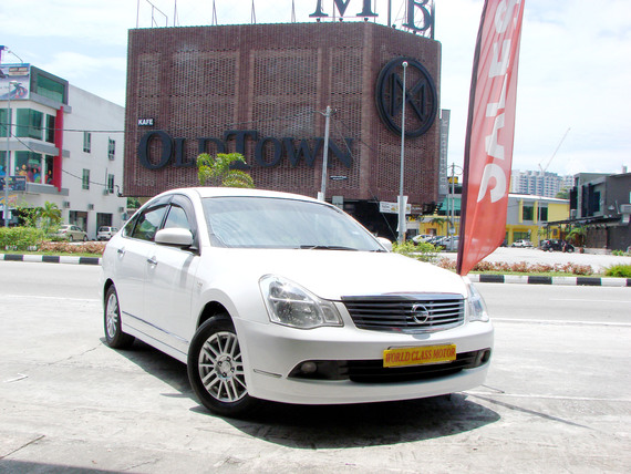 Nissan Sylphy 2.0 CVTC Fullspec 2011