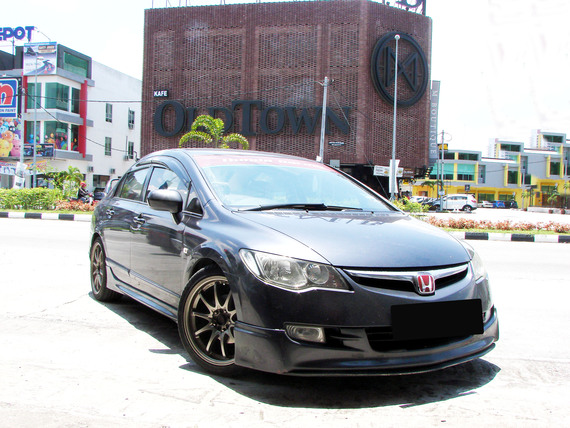 Honda Civic 1.8 L i-Vtec (Auto)