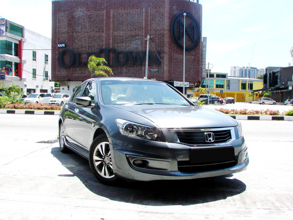 Honda Accord 2.0 L i-VTEC (Auto)