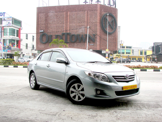 Toyota Corolla Altis 1.6 E (Auto) 2010