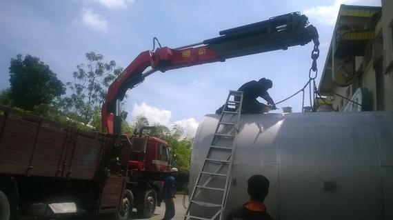 Stainless Steel Industrial Tank Piping Installation