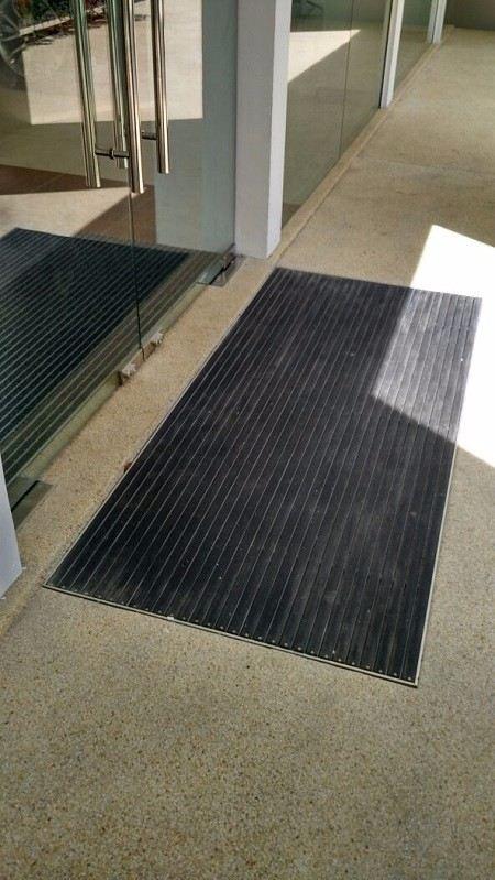 Anti Slip Black Rubber Stripes