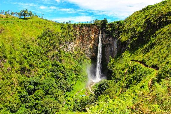 5D4N Medan / Parapat / Samosir Island / Berastagi