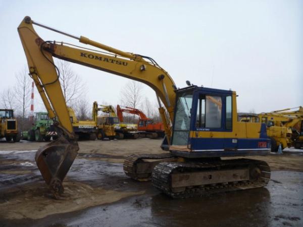 KOMATSU PC120-3