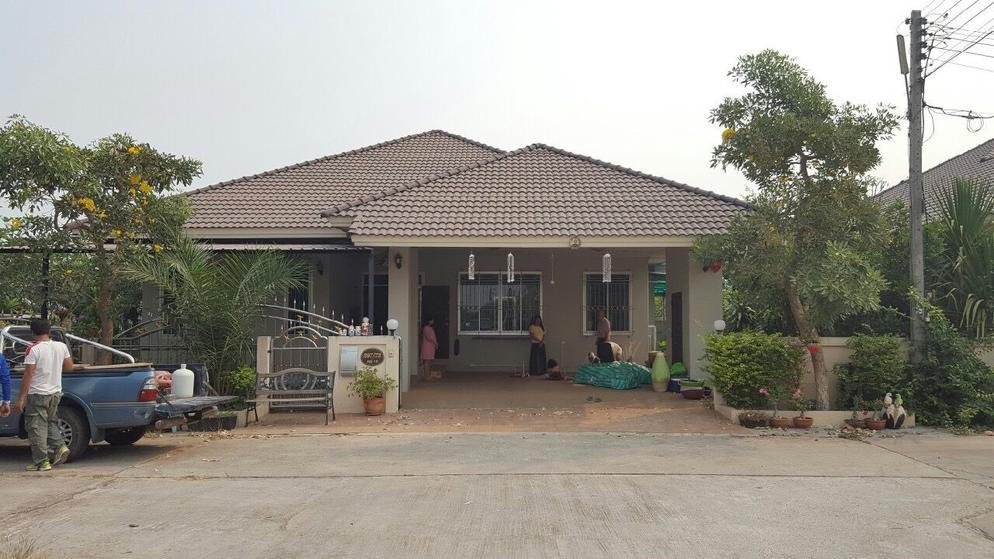 ภาพบ้านเดิมก่อนการรีโนเวทเป็นบ้าน 1 ชั้น