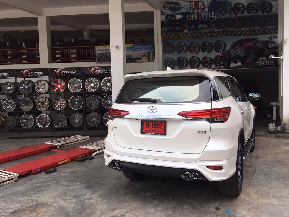 เปลี่ยนยางรถ Fortuner