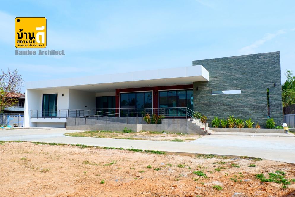 งานสร้างบ้าน ตกแต่งภายใน สระว่ายน้ำของคุณบราลี ซวาเบอร์