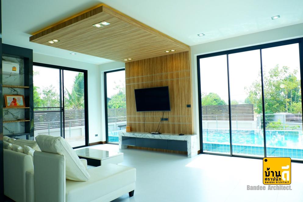 งานสร้างบ้าน ตกแต่งภายใน สระว่ายน้ำของคุณบราลี ซวาเบอร์
