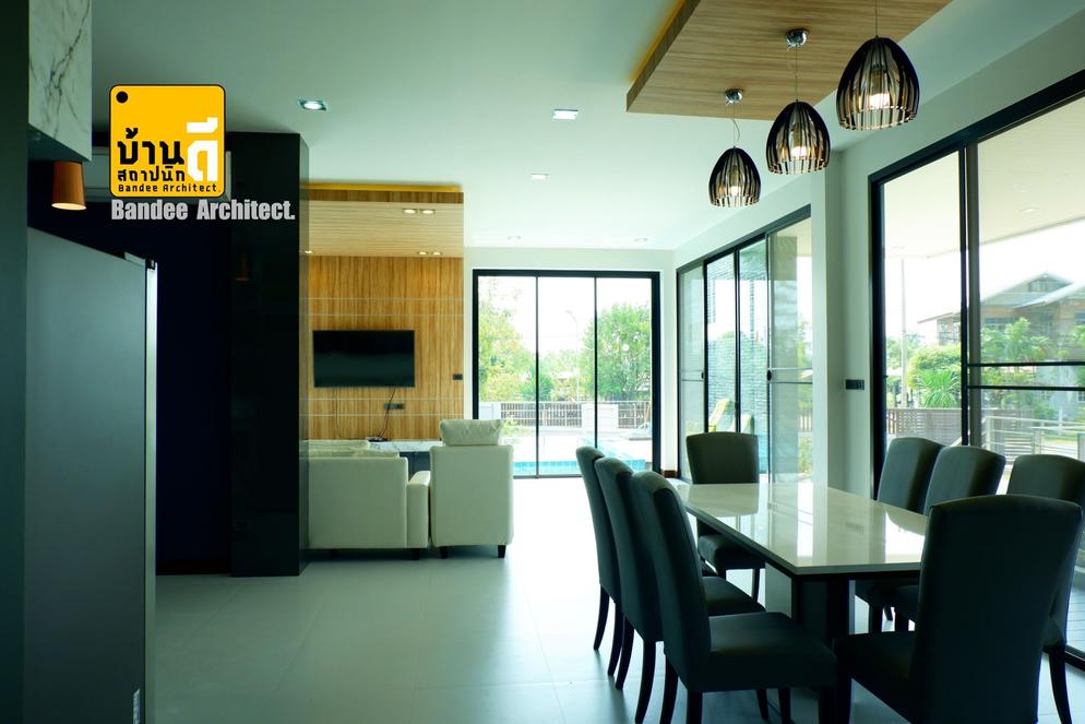 งานสร้างบ้าน ตกแต่งภายใน สระว่ายน้ำของคุณบราลี ซวาเบอร์