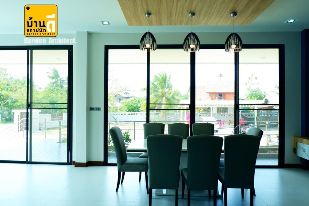 งานสร้างบ้าน ตกแต่งภายใน สระว่ายน้ำของคุณบราลี ซวาเบอร์