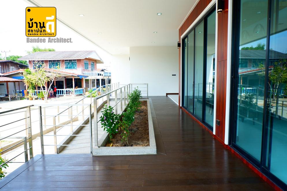 งานสร้างบ้าน ตกแต่งภายใน สระว่ายน้ำของคุณบราลี ซวาเบอร์