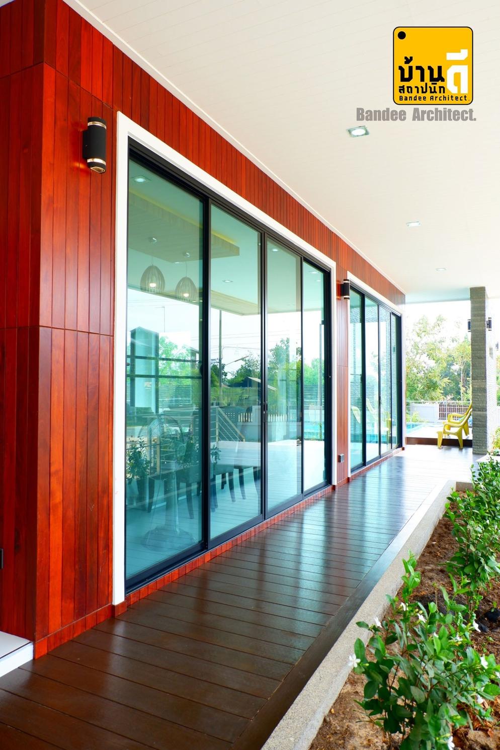 งานสร้างบ้าน ตกแต่งภายใน สระว่ายน้ำของคุณบราลี ซวาเบอร์