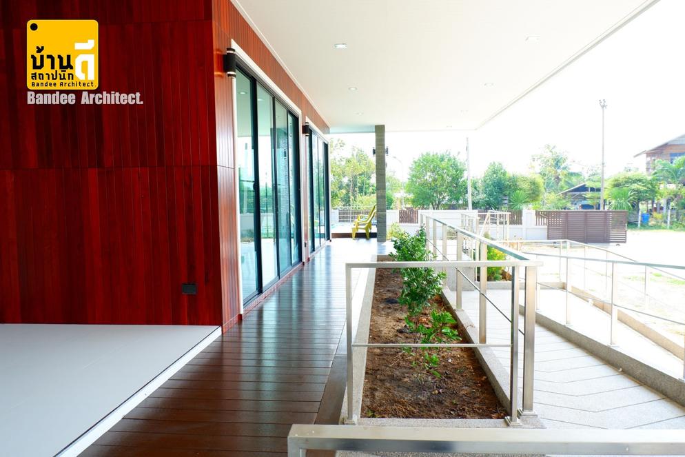 งานสร้างบ้าน ตกแต่งภายใน สระว่ายน้ำของคุณบราลี ซวาเบอร์