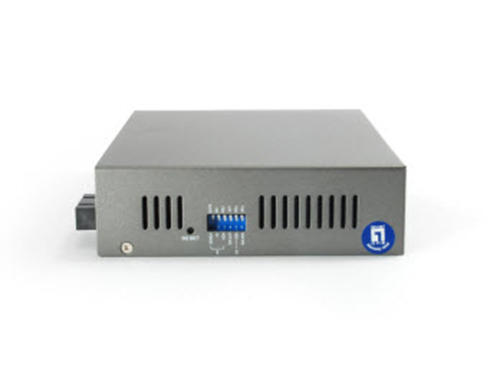 10/100BASE-TX to 100BASE-FX MMF SC PoE Converter, 15.4W รุ่น FVT-0203TXFC