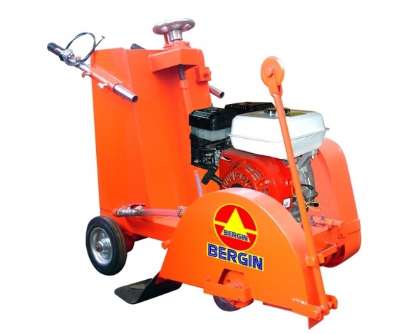 รถตัดถนน กลาง / เครื่องยนต์ SAKARI BX900DI