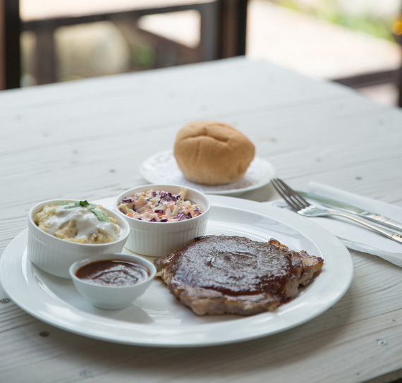 Pork Chop Steak กับ ซอส 5 ชนิด
