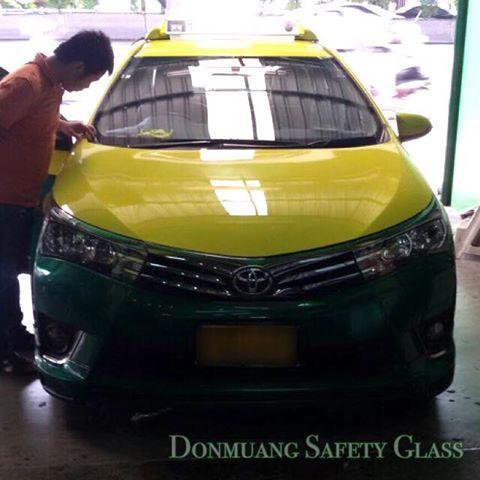 ผลงานการติดตั้งบังลมหน้า All New Toyota Altis 2014