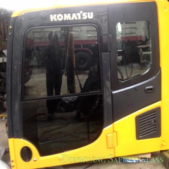 ผลงานการติดตั้งกระจก Komatsu PC200 รุ่น 8 รอบคัน