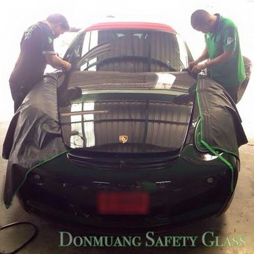 ผลงานการติดตั้งกระจกรถยนต์ Porsche Boxster