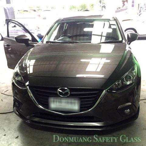 ผลงานการติดตั้งกระจกบังลมหน้า All New Mazda 3 Skyactiv