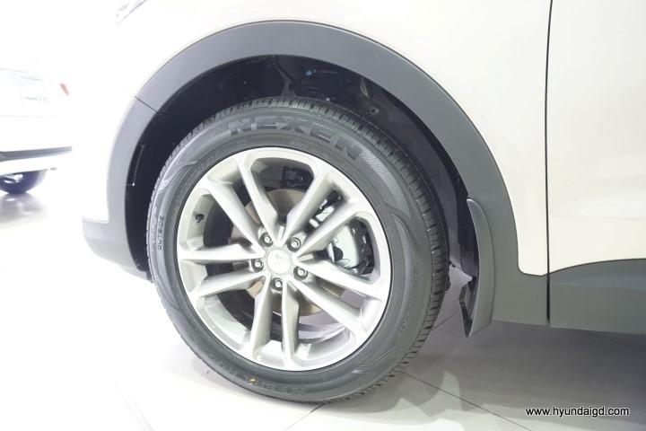 Hyundai Santa Fe 2017 (5)