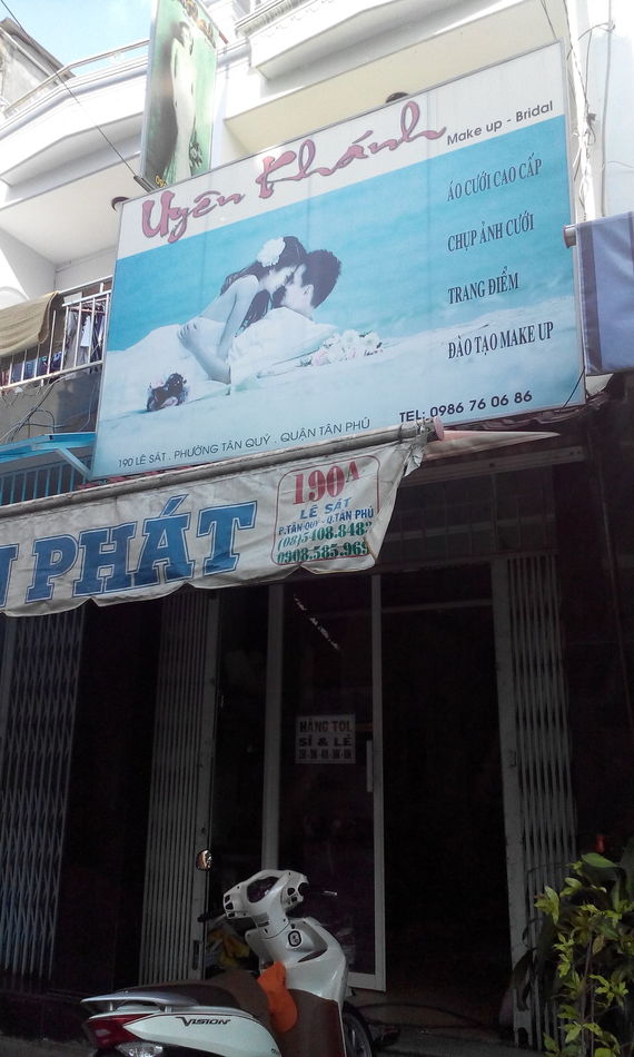 Tiệm Áo Cưới Uyên Khánh