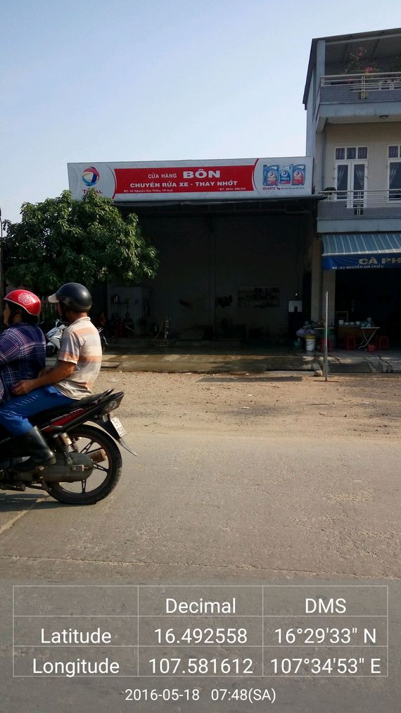 Tiệm Rửa Xe Thay Nhớt Bôn