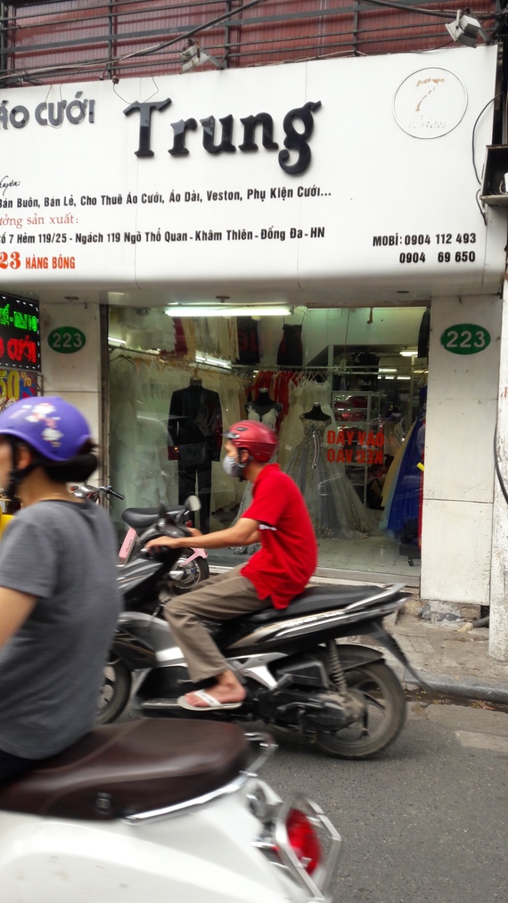 Tiệm Áo Cưới Trung
