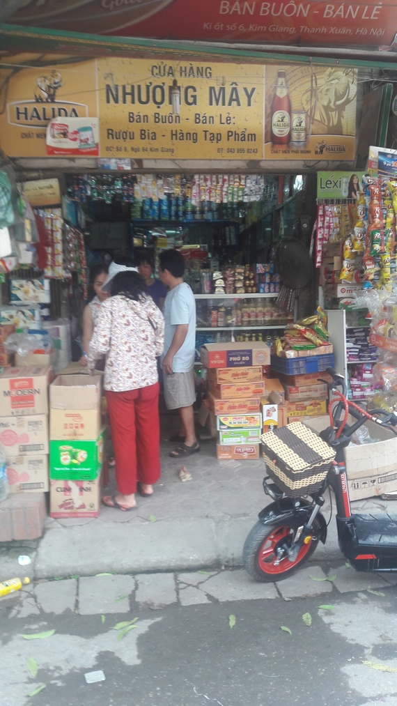  Cửa Hàng Tạp Hóa Nhượng Mây