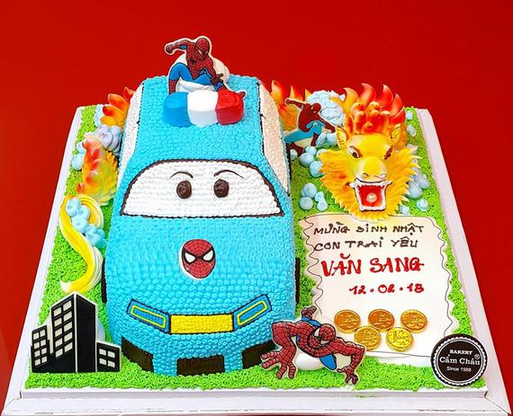 Bánh kem sinh nhật chiếc xe Spider Man siêu nhân nhện tuổi rồng